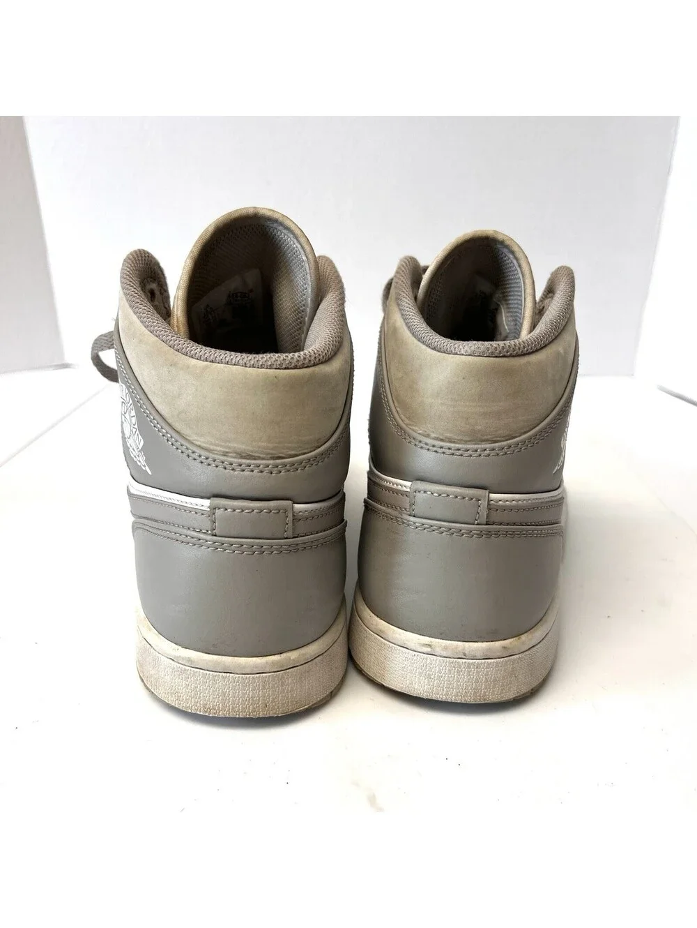 Nike Air Jordan 1 Mid College Grey Light Bone 554724-082 Size Mens 10.5